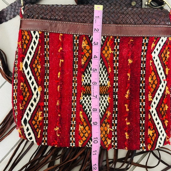 Vintage Kilim Moroccan Shoulder bag with leather fringe - Picture 6 of 8